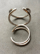 Load image into Gallery viewer, Sterling silver Mandorla ring